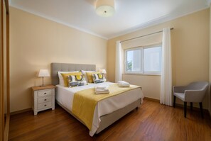 2 Schlafzimmer, Bügeleisen/Bügelbrett, Internetzugang, Bettwäsche
