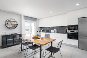 Coffee/tea maker, fridge, microwave, oven - Ocean View Rooftop Paradise, Tavira (Tavira)
