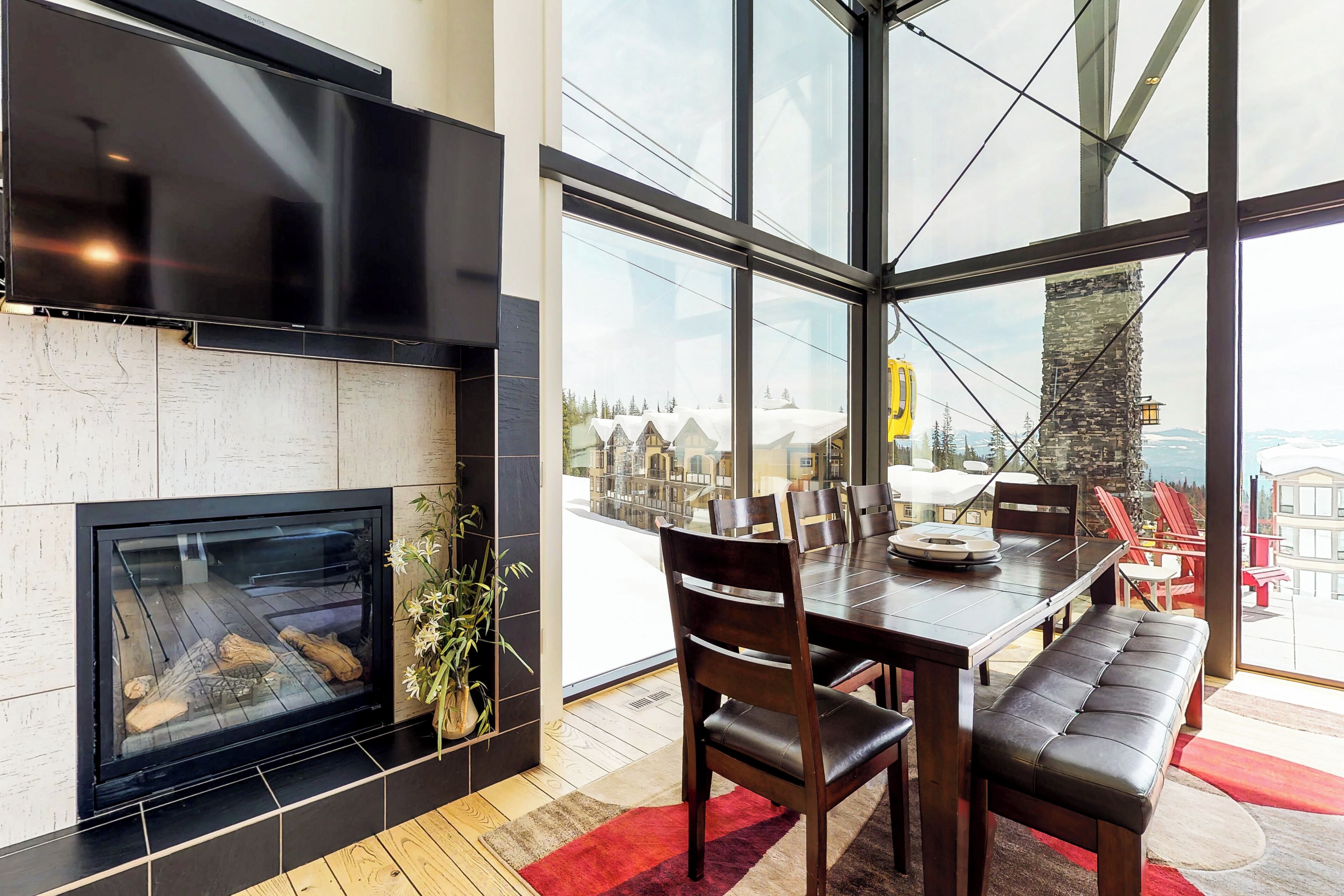 House, Patio, Mountain View | Living area | Smart TV
