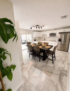 Dining - Private Pool Oasis (Brandon)