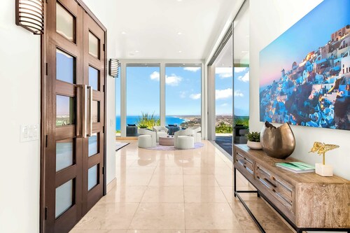 La Jolla Luxury Retreat - Ocean Views, Pool & Spa