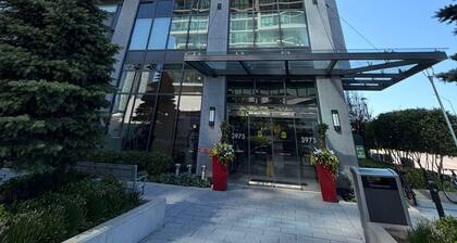 Entire Beautiful Apartment in Downtown Mississauga