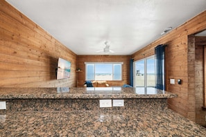 Interior - Cozy Oceanfront Getaway (Newport Beach)