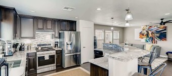 Modern Pool House - 15min to the strip!