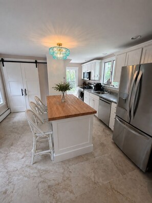 Private kitchen - Charming New Englander in the Heart of Ogunquit (Ogunquit)