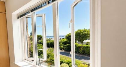 Spacious Family Home with Garden and Parking