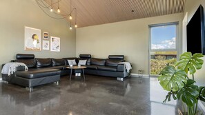 Fernseher, Tischtennisplatte