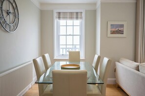 Dining - Runton, Crag Path, Aldeburgh (Aldeburgh)