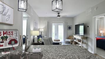 2 chambres, fer et planche à repasser, accès Internet, draps fournis
