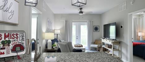 Iron/ironing board, Internet, bed sheets
