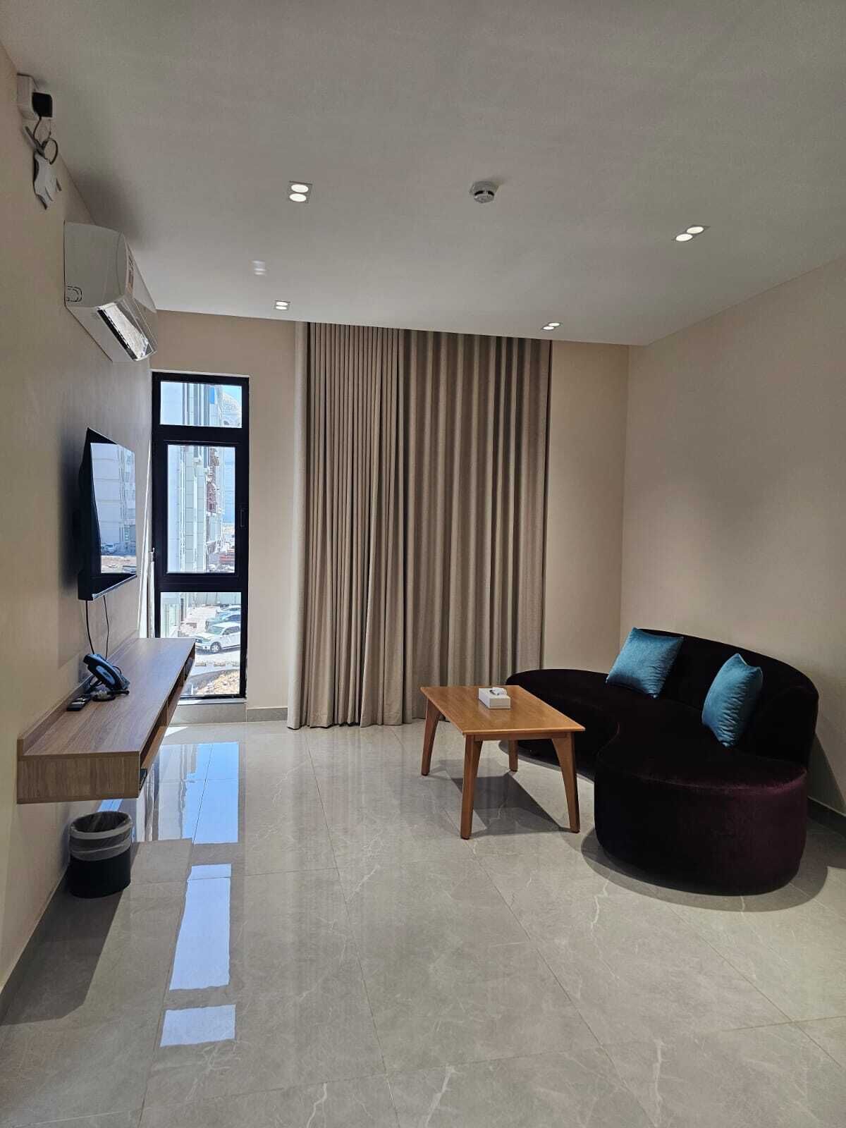 Deluxe Single Room | Living area