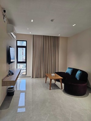 Deluxe Single Room | Living area - Remal Muscat Apartments (Muscat)