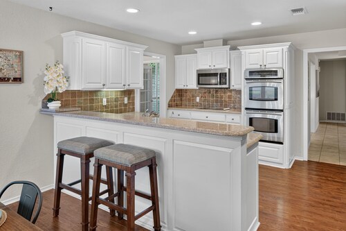 4 BR in Gated, Golf, Pool Community