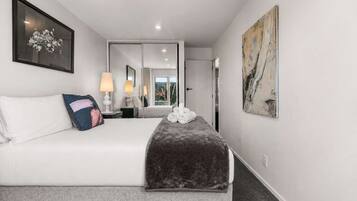 Iron/ironing board, travel cot, WiFi, bed sheets