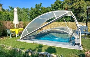 Outdoor dining - Beautiful home in Venelles (Venelles)
