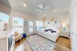 3 bedrooms, free WiFi, bed sheets - FBA Private Heated Pool, Beautiful North Padre Townhome (Corpus Christi)