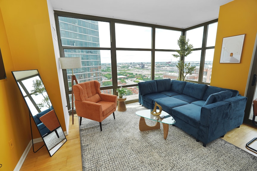 Luxury 21st Floor Skyline Views Near Grant Park - Chicago, IL