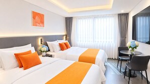 A hotel room with two beds, a desk, and a chair. - Gimpo Airport The Seolleim Hotel Stay Hwagok Station  (Seoul)
