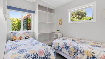 3 bedrooms, WiFi, bed sheets