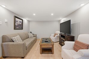 House | 1 bedroom - Modern Suite Minutes From Halifax Waterfront (Halifax)