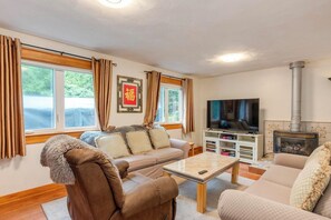 Living area - Gathering Cove (Saint John)