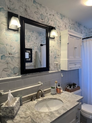 Bathroom - Hawthorne Hill (Brevard)