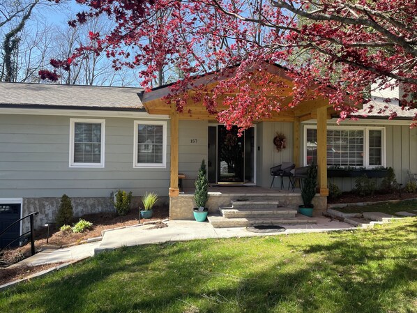 Exterior - Hawthorne Hill (Brevard)