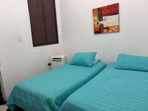 Room - 2-bedroom apartment with AC in beautiful San Juan (San Juan)