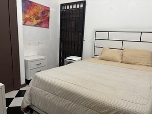 Room - 2-bedroom apartment with AC in beautiful San Juan (San Juan)