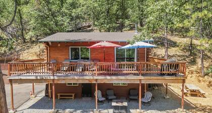 Community Lake Access: Peaceful Cabin in Sonora!