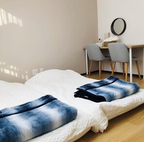 Iron/ironing board, internet, bed sheets - Minami Ward, Sapporo—10 or more people / Free shuttle service available / Perfect for groups and families with children! Free parking for 4 cars / We can arrange rental cars! (札幌市minami-ku,fujino)