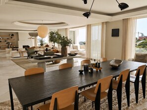Dining - Vrbo Property (Cascais)