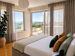 Room - Vrbo Property (Cascais)