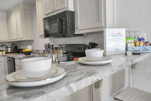 Spacious Townhome - 15 mins to Fort Sill, Wichitas