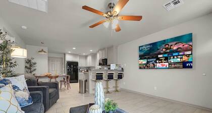 Roomy Townhome - 15 mins to Fort Sill, Wichitas #A