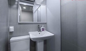Quarto solteiro | Banheiro