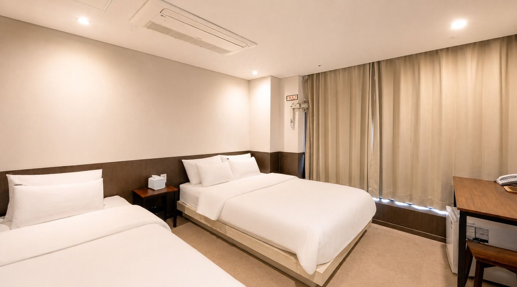 Family Room, Non Smoking | Egyptian cotton sheets, premium bedding, pillowtop beds, WiFi (free)