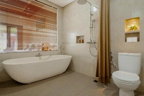 Villa, 1 Schlafzimmer, Balkon, Poolblick | Badezimmer