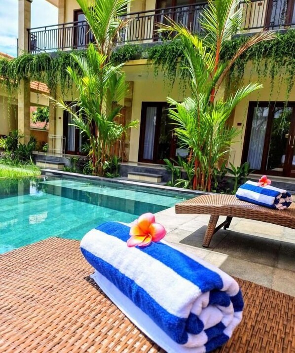 Deluxe-Doppelzimmer, Balkon | Pool | Außenpool