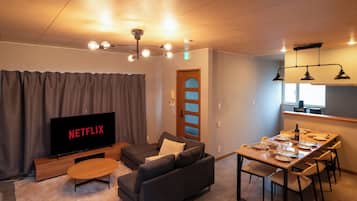 Basic House, City View | Interior