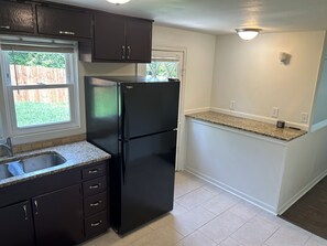 Private kitchen - 3-bedroom house in walking distance to the World Cup and Royals games! (Kansas City)