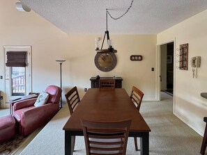 Dining - Sugarbush Lower Summit Cozy Condo (Warren)
