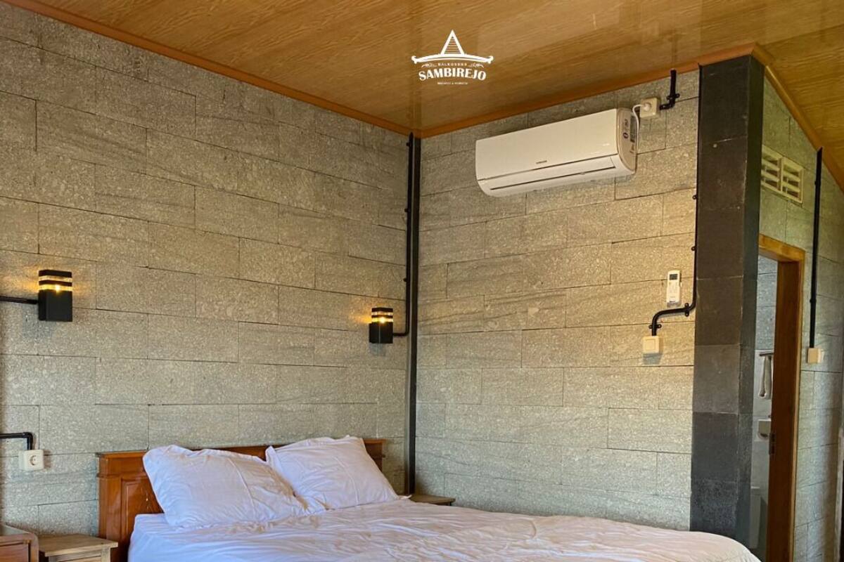 Superior Cottage, 1 Double Bed, Balcony, Hill View | Desk, laptop workspace, free WiFi