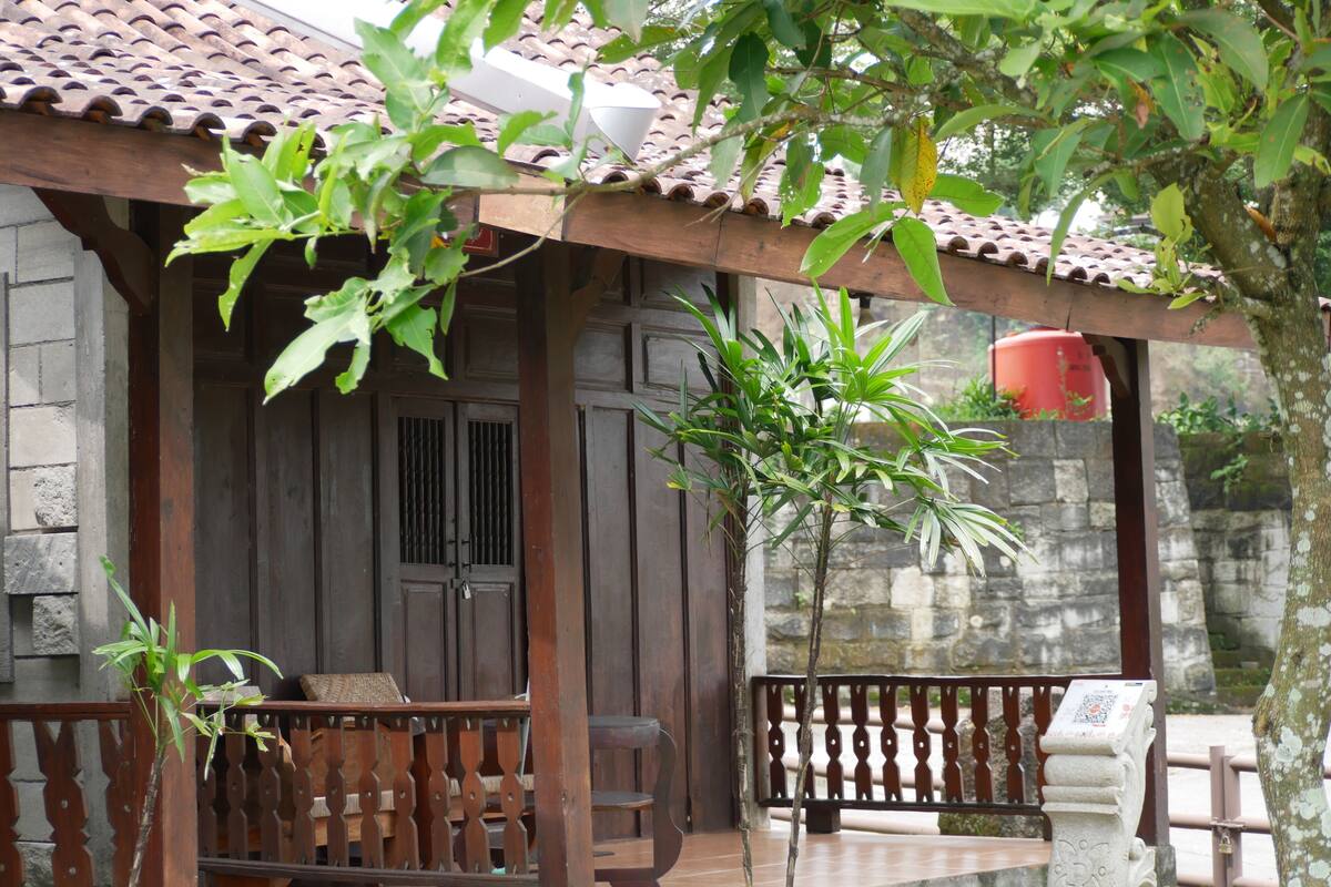 Superior Cottage, 1 Queen Bed, Balcony, Valley View | Property grounds