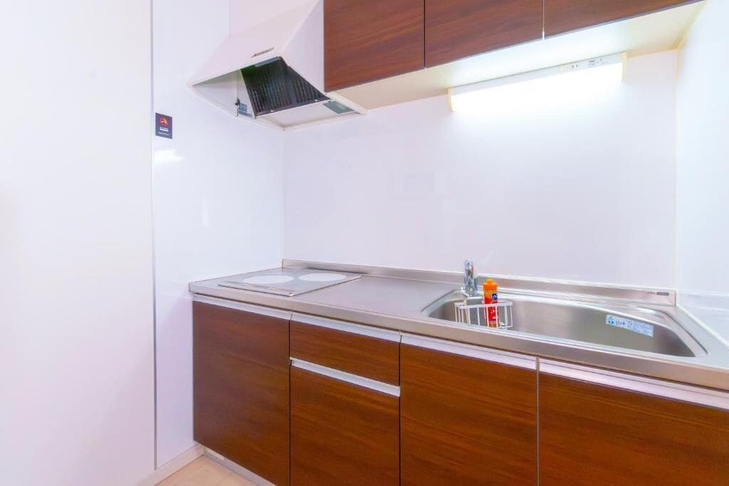 Kamar Twin Ekonomi | Dapur pribadi | Lemari es, microwave, kompor, dan peralatan masak/sendok-piring