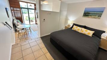 2 habitaciones, tabla de planchar con plancha, wifi y ropa de cama