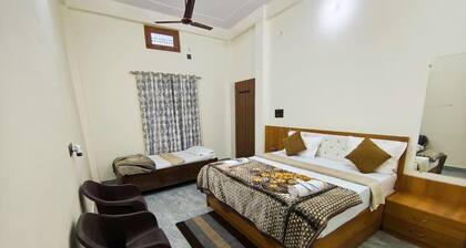 Paramjyoti Home Stay