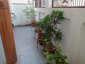 Deluxe Double Room | Property grounds - Paramjyoti Home Stay (Ayodhya)