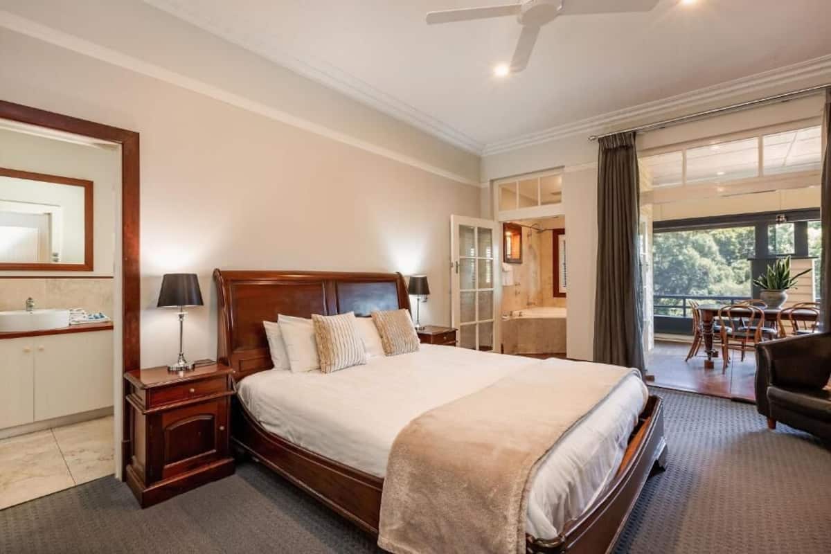 Luxury Double Room, Balcony, Garden View | In-room safe, free WiFi