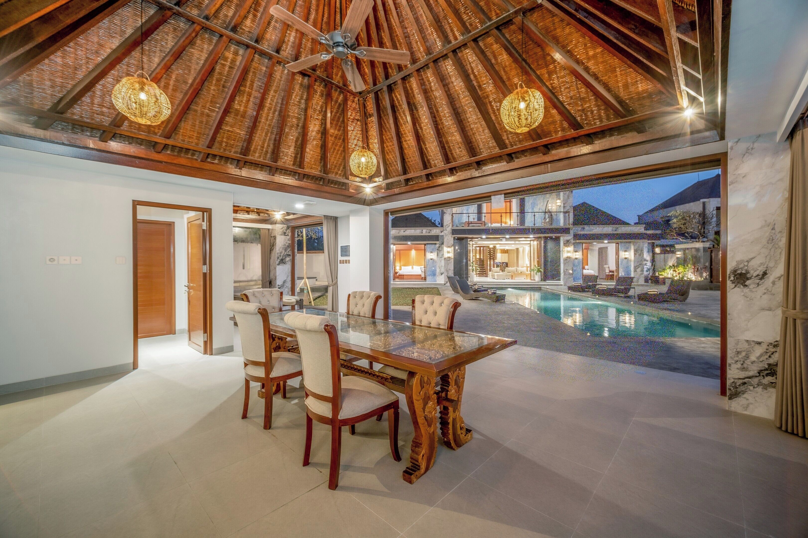 Villa, balcon, vue mer | Salle à manger